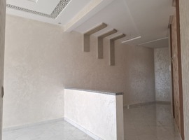 Appartement a vendre dans un immeuble avec garage et ascenseur, de 76 m2 dans une R+4 à el jadida. 
