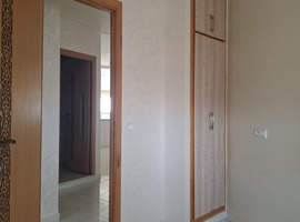 Appartement a vendre dans un immeuble avec garage et ascenseur, de 76 m2 dans une R+4 à el jadida. 