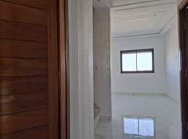 Niveau de villa de 3 façades à vendre près Marjane el jadida