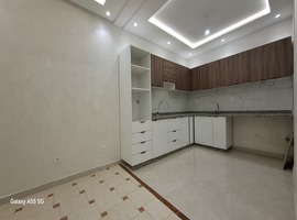 Appartement a vendre de 102 m2 dans R+2 au 1er étage à Hiba hay essalam el jadida.