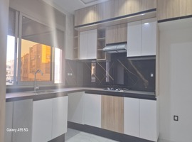 Appartement de 96 m2 au 1er étage dans R+2 à hay essalam el jadida .
