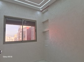 Appartement de façade opposé dans R+2 escalier privatif de 112 m2 près marjane el jadida. 