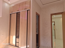 Appartement de façade opposé dans R+2 escalier privatif de 112 m2 près marjane el jadida. 