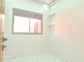 Appartement de façade opposé dans R+2 escalier privatif de 112 m2 près marjane el jadida. 