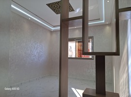 Appartement de façade opposé dans R+2 escalier privatif de 112 m2 près marjane el jadida. 