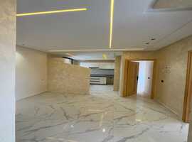 Appartement avec escalier privatif à Al bousstane el jadida.