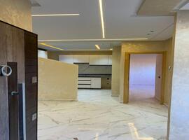 Appartement avec escalier privatif à Al bousstane el jadida.