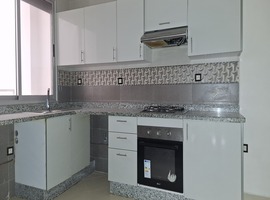Appartement a vendre  dans R+4 de 90 m2 au 1er étage à el jadida. 