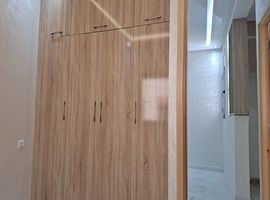 Appartement de 98 m2 à vendre  au 1er étage escalier privatif à hay essalam el jadida