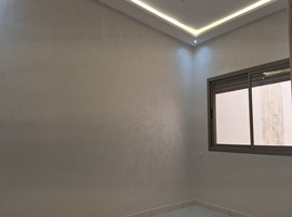 Appartement de 98 m2 à vendre  au 1er étage escalier privatif à hay essalam el jadida