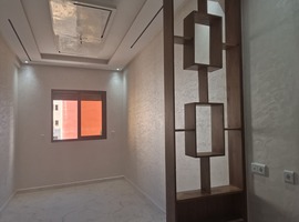 Appartement dans R+4 a vendre de 80 m2 au 1er étage a el jadida. 