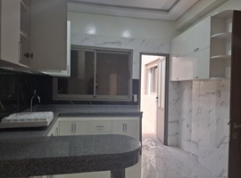 Appartement a vendre de 157 m2 dans R+2 escalier privatif près marjan el jadida.