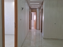 Appartement a vendre escalier privatif de 2 façades ,160 m2 a al bousstane el jadida .