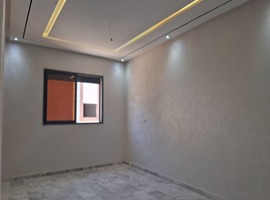 Appartement a vendre escalier privatif de 2 façades ,160 m2 a al bousstane el jadida .