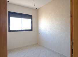 Appartement a vendre dans R+2 ,de 153 m2 près albousstane a el jadida.