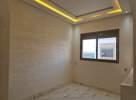 Appartement a vendre dans R +2 escalier privatif,étage courant a el jadida.