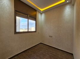 Appartement a vendre dans R +2 escalier privatif,étage courant a el jadida.