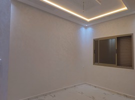 Appartement a vendre dans R +2 escalier privatif,a el jadida.