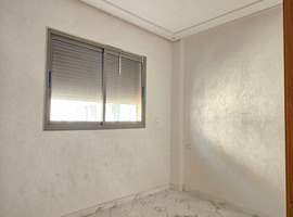 Appartement a vendre dans R+2 escalier privatif a el jadida.