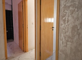 Appartement a vendre dans R+2 escalier privatif a el jadida.