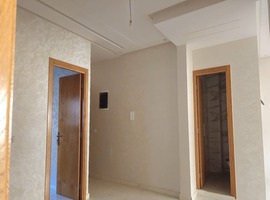 Appartement a vendre au 2eme étage escalier privatif, de 95m2 a malk chikh el jadida