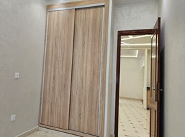 Appartement a vendre dans  R+2 au 1er étage ,deuxième main a hay essalam Hiba el jadida.