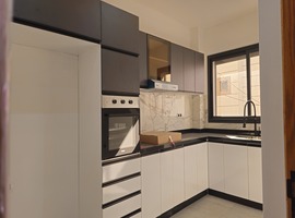 Appartement a vendre de deux façades dans R+2 au 2eme étage,de 120 m2 a el jadida.