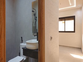 Appartement a vendre de deux façades dans R+2 au 2eme étage,de 120 m2 a el jadida.