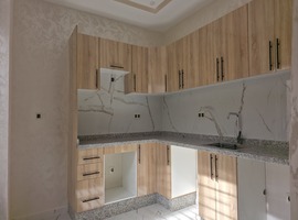 شقة سفلية للبيع قرب مرجان الجديدة  . 