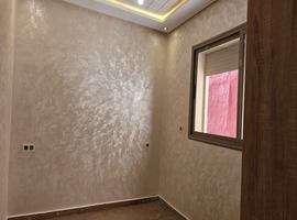 Appartement a vendre au 1er étage dans R+2 escalier privatif a el jadida.