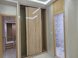 دوبلكس للبيع في عمارة من 4 طوابق بمساحة 110 و 140 متر مربع بأثمنة مناسبة قابلة للدعم   