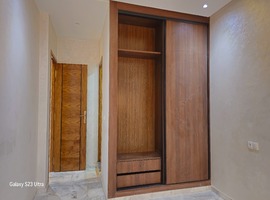 Appartement a vendre de 147 m2 au 2ème étage près albousstane a el jadida. 