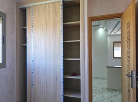 Appartement a vendre au 2ème étage escalier privatif a al bousstane el jadida.