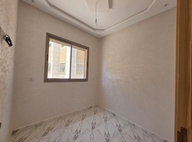 Appartement a vendre dans R+2 escalier privatif de 82 m2 a el jadida.