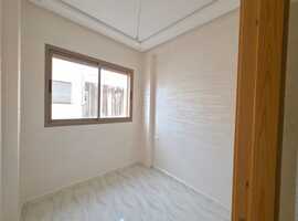 Appartement a vendre  de 82 m2 au 2ème étage de deux façades a Al bousstane el jadida.