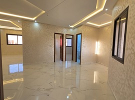 Appartement a vendre de 140 m2 escalier privatif a hay essalam el jadida.