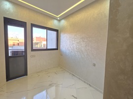 Appartement a vendre de 140 m2 escalier privatif a hay essalam el jadida.
