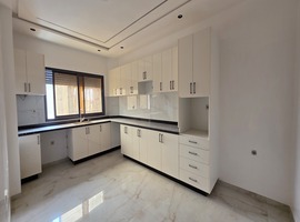 Appartement a vendre escalier privatif dans R +2 de deux façades, 120 m² habitable a el jadida.