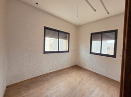 Appartement a vendre escalier privatif dans R +2 de deux façades, 120 m² habitable a el jadida.