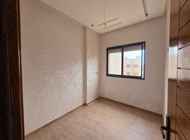 Appartement a vendre escalier privatif dans R +2 de deux façades, 120 m² habitable a el jadida.