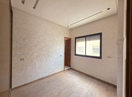 Appartement a vendre escalier privatif dans R +2 de deux façades, 120 m² habitable a el jadida.