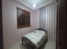 Appartement a vendre au 2ème étage dans une R +2 ,deuxième main a hay essalam près café Alasca 2 el jadida.