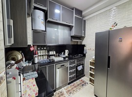 Appartement a vendre 72 m² dans R+4 au 2ème étage , immeuble avec ascenseur et cave pour voiture ,près akdital el jadida .