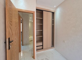 Appartement a vendre dans R+2 au 2ème étage, escalier privatif à Zaytouna hay essalam el jadida.