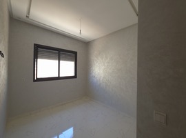 Appartement a malk chekh escalier privatif 