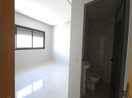 Appartement a malk chekh escalier privatif 