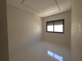 Appartement a malk chekh escalier privatif 