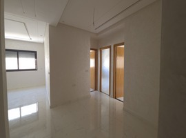Appartement a malk chekh escalier privatif 